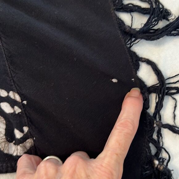 Riviera Sun sz M blk&wht batik w/ fringe & a crazy cute hem GUC - Picture 10 of 10